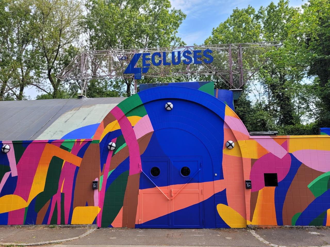 Façade des 4Ecluses par Ludovilk Myers