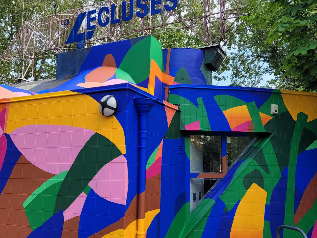 Façade des 4Ecluses par Ludovilk Myers